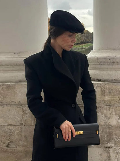 Casaco Feminino Elegante com Botão Único – Estilo Luxuoso 2025