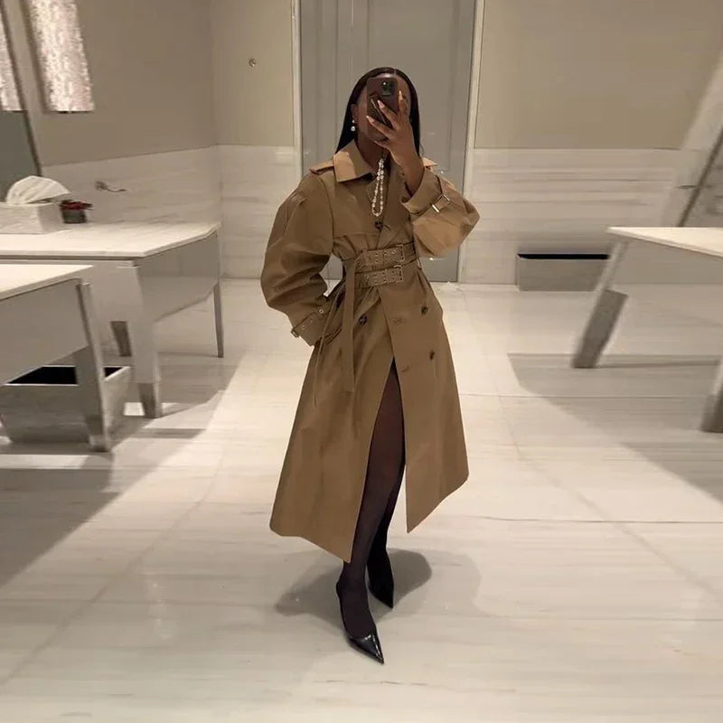 Casaco Feminino com Cinto Duplo – Elegância Casual para 2026