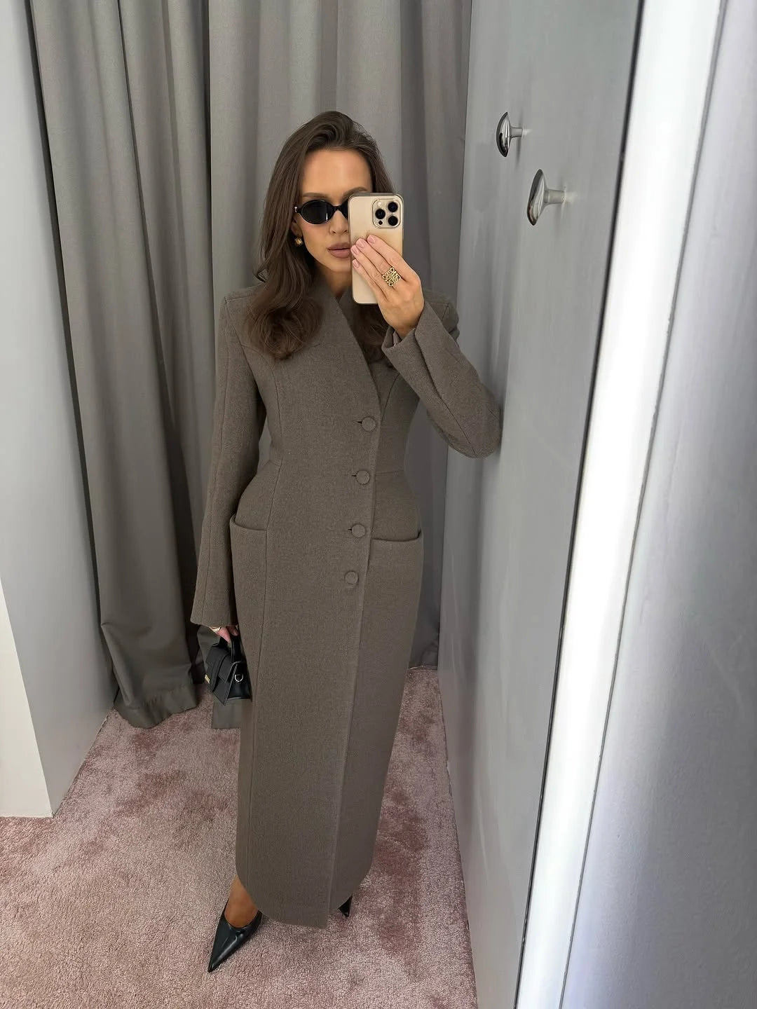 Elegância de Alto Padrão 2025 – Casaco Feminino Longo com Cintura Marcada